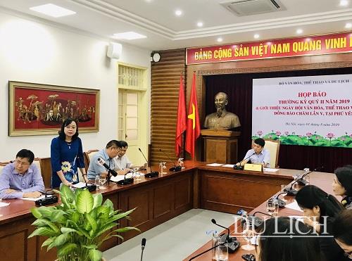 Phó Tổng cục trưởng TCDL Nguyễn Thị Thanh Hương thông tin tại họp báo